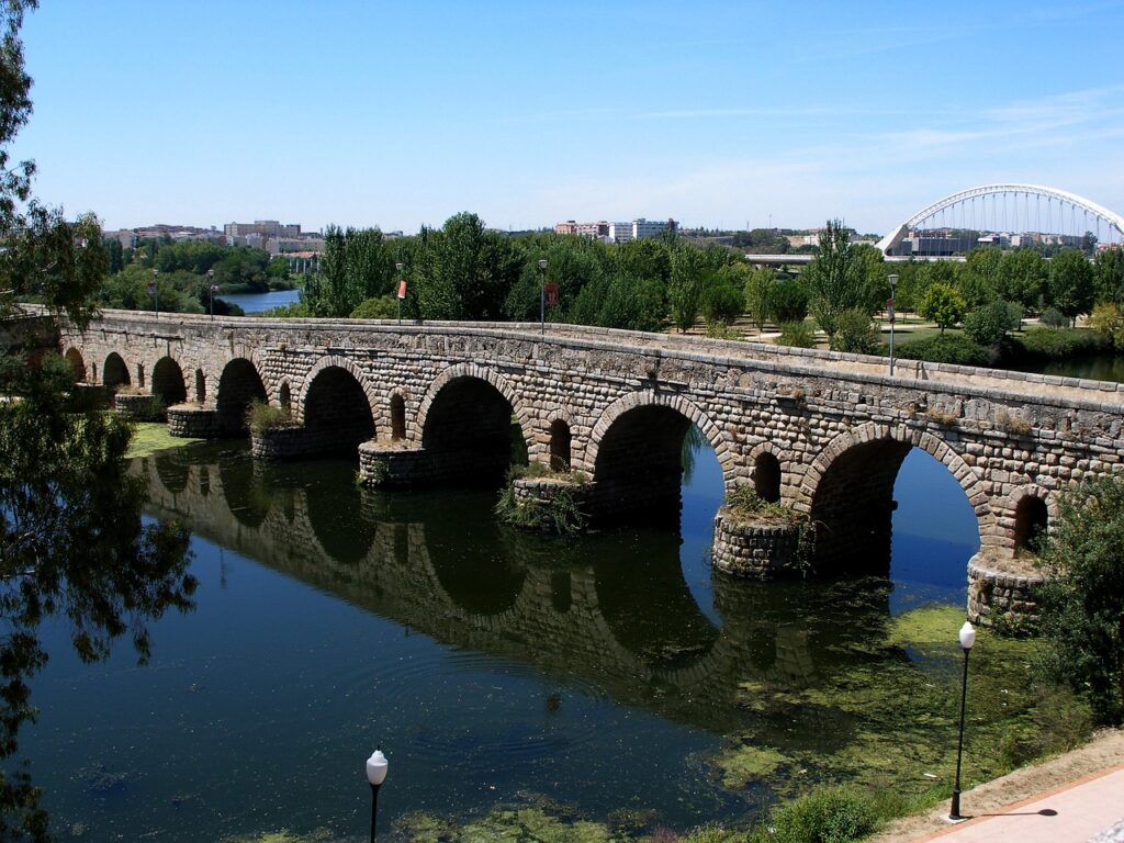 merida, building, nature-2469759.jpg